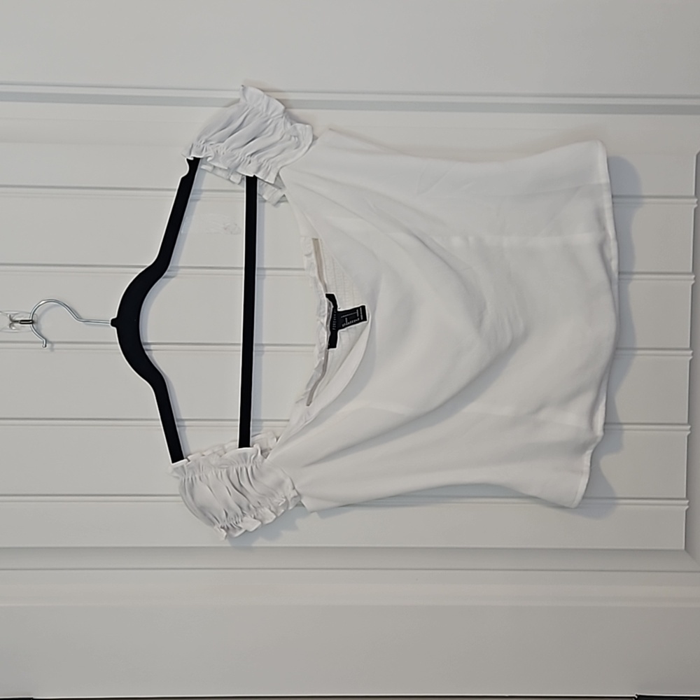 White Off The Shoulder Crop Top Size L